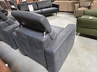 2 lederen fauteuilles hero - afbeelding 4 van  7