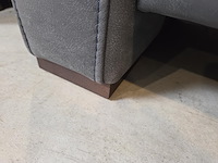 2 lederen fauteuilles hero - afbeelding 7 van  7