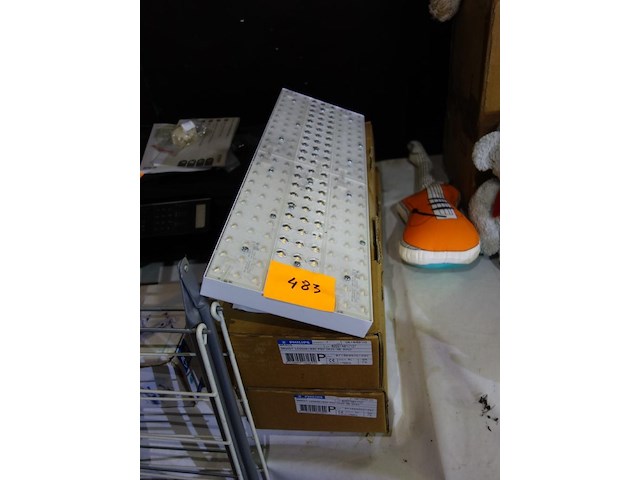 2 ledverlichtingen philips 20 x 60 cm - afbeelding 2 van  2