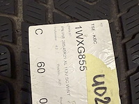 2 lege banden - afbeelding 2 van  2