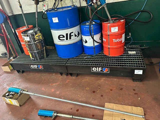 2 lekbakken elf - afbeelding 1 van  3