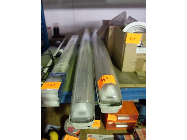 2 lichtarmaturen - afbeelding 1 van  1