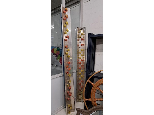 2 lichtbakken van een kermiskraam - afbeelding 1 van  1