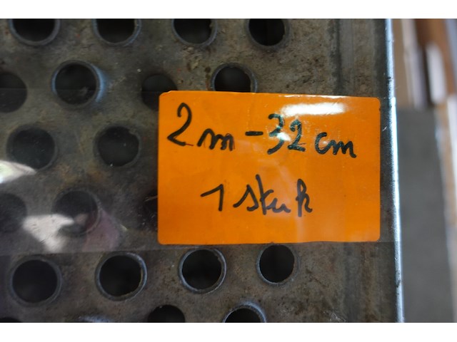 2 loopplanken stelling 2,00m x 0,32m + 2,40m x0,30m - afbeelding 3 van  6