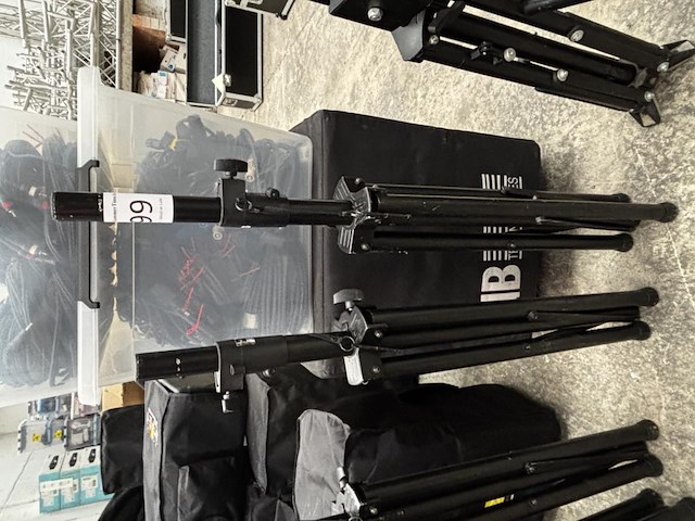 2 luidsprekersstatieven - afbeelding 1 van  3