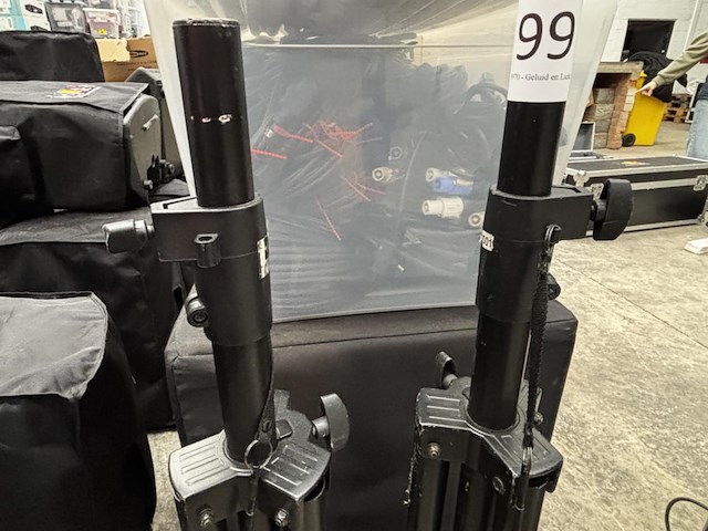 2 luidsprekersstatieven - afbeelding 2 van  3