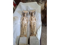 2 marmeren haardbases - afbeelding 1 van  1