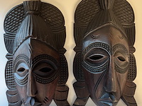 2 maskers man en vrouw - afbeelding 1 van  3