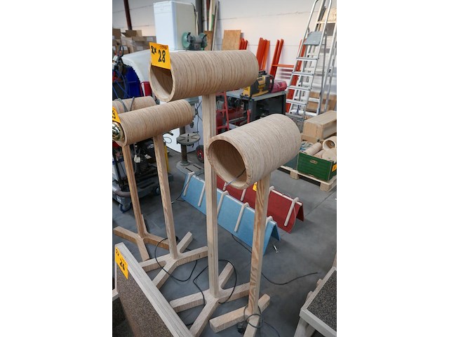 2 meanwhile staande lampen - afbeelding 1 van  5