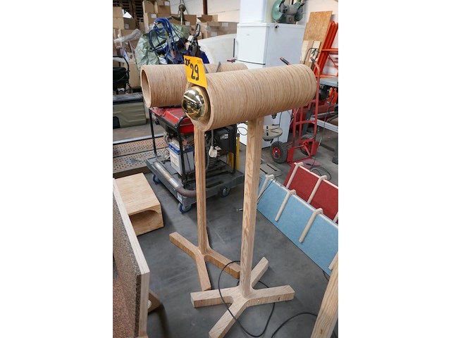 2 meanwhile staande lampen - afbeelding 1 van  5