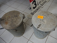 2 metalen afvalbakken - afbeelding 2 van  3