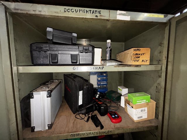 2 metalen archiefkasten met inhoud - afbeelding 7 van  12