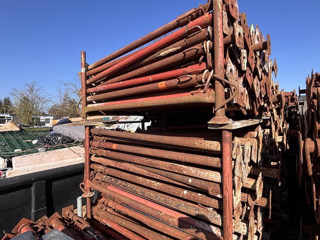 2 metalen bokken inh stelschoren - afbeelding 2 van  2