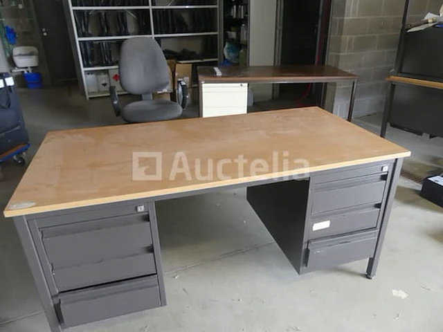 2 metalen bureaus - afbeelding 3 van  12