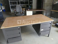 2 metalen bureaus - afbeelding 3 van  12