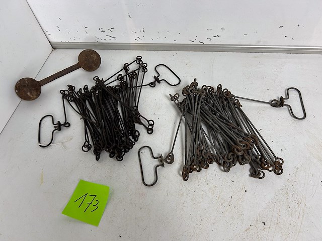 2 metalen decameters + halter gewicht - afbeelding 1 van  3