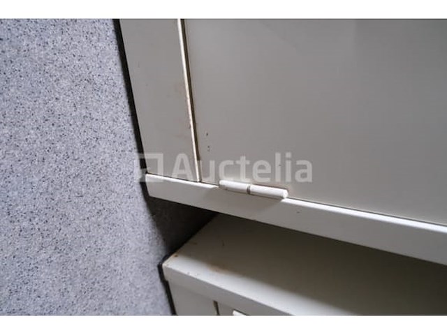 2 metalen kasten 2 deuren - afbeelding 11 van  12