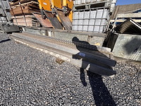 2 metalen oprijplaten