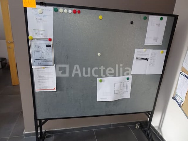 2 metalen planken op wielen, 6 magnetische borden - afbeelding 2 van  4