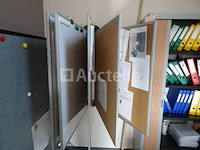 2 metalen planken op wielen, 6 magnetische borden - afbeelding 3 van  4