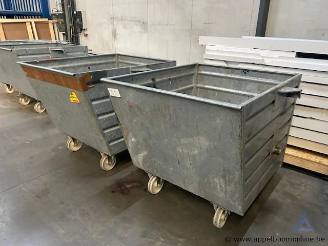 2 metalen rolcontainers op wielen - afbeelding 1 van  2