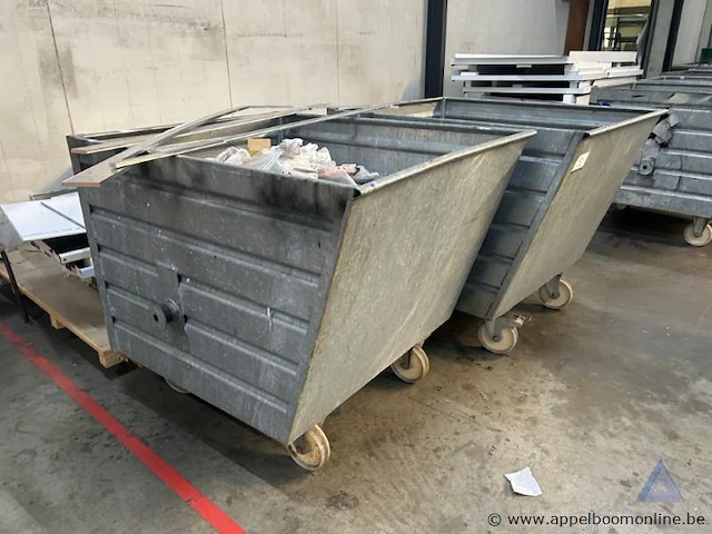 2 metalen rolcontainers op wielen - afbeelding 2 van  2