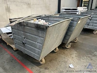 2 metalen rolcontainers op wielen - afbeelding 2 van  2