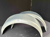 2 metalen spatborden voor aanhangwagen - afbeelding 1 van  2