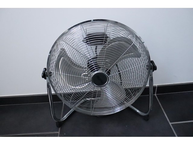 2 metalen ventilators - afbeelding 2 van  6
