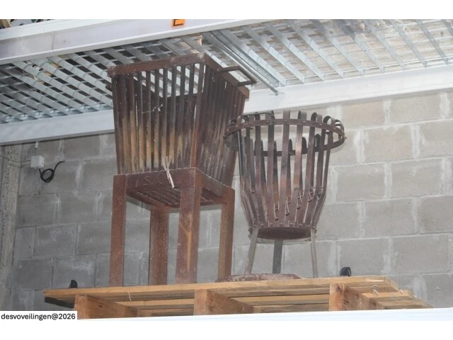 2 metalen vuurkorven - afbeelding 2 van  2