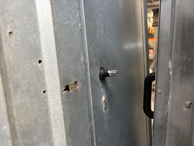 2 metalen werfdeuren - afbeelding 3 van  3