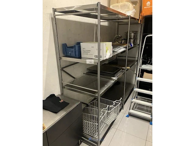 2 metalen/rvs opbergrekken - afbeelding 1 van  6