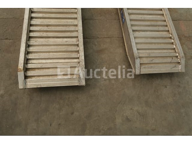 2 metalmec m100/30 aluminium laadhellingen - afbeelding 1 van  8