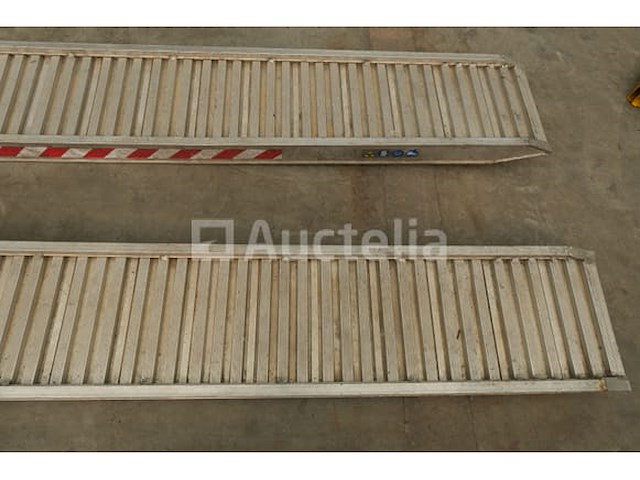 2 metalmec m100/30 aluminium laadhellingen - afbeelding 8 van  8