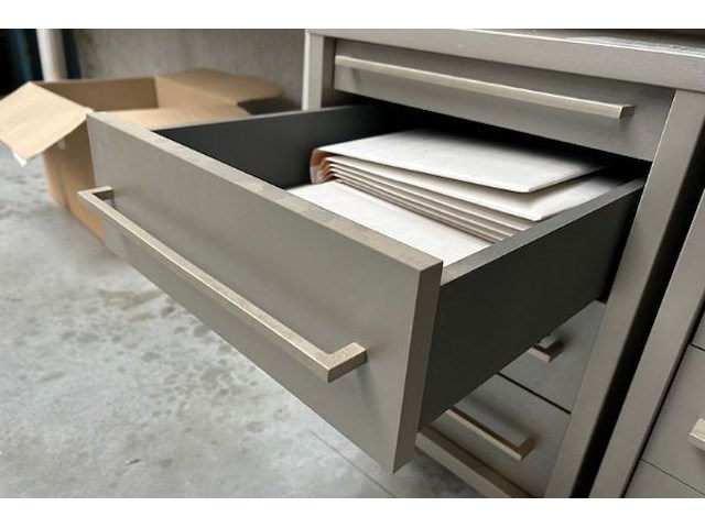 2 mobiele ladenkasten - afbeelding 2 van  5