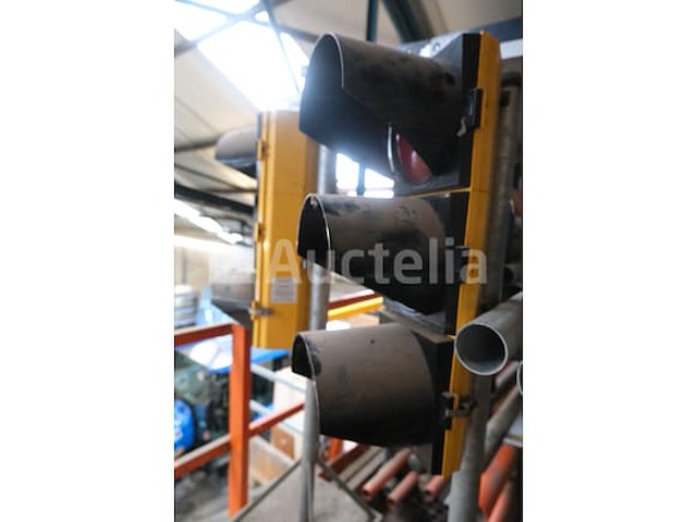 2 mobiele verkeerslichten - afbeelding 3 van  6