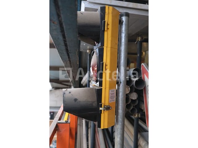 2 mobiele verkeerslichten - afbeelding 6 van  6