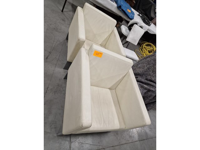 2 moderne fauteuils, witbeige leder drisag - afbeelding 1 van  5