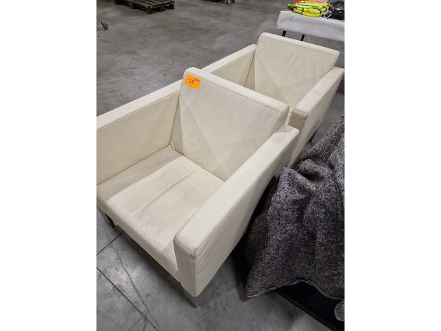 2 moderne fauteuils, witbeige leder drisag - afbeelding 3 van  5