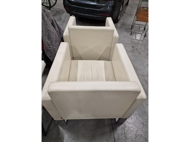 2 moderne fauteuils, witbeige leder drisag - afbeelding 5 van  5
