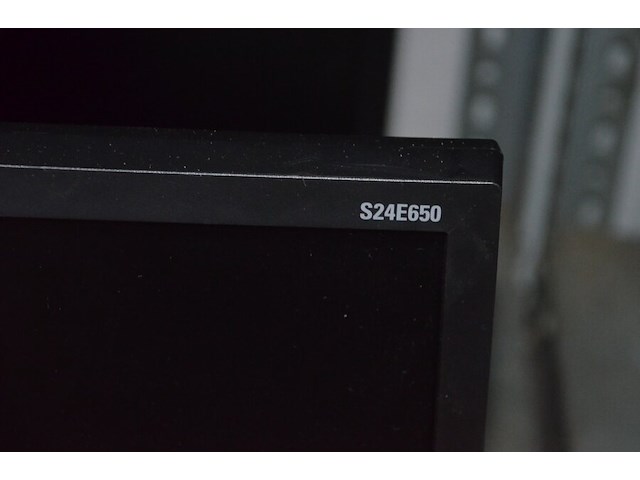 2 monitors samsung s24e650, centrale eenheid cool master, toetsenbord - afbeelding 7 van  8