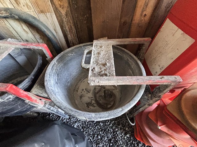 2 mortelmengers - afbeelding 2 van  3