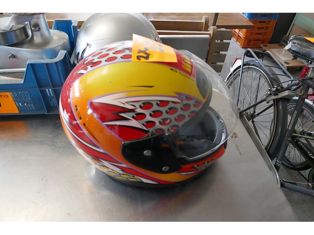 2 motorhelmen kiwi/roof - afbeelding 2 van  4