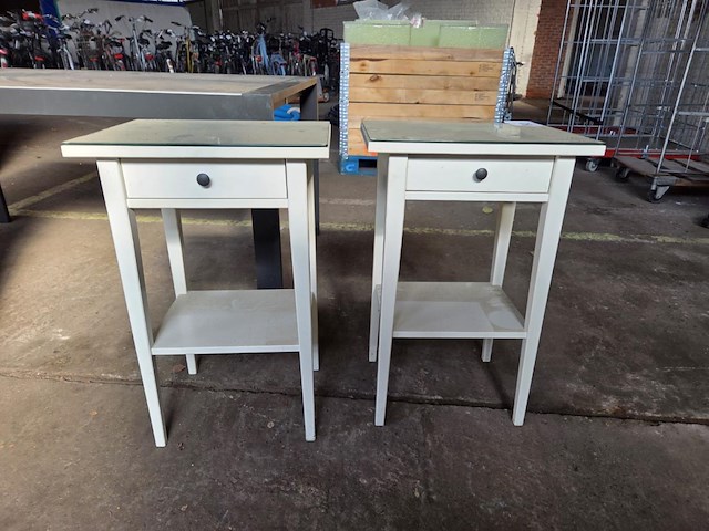 2 nachtkastjes - afbeelding 2 van  4