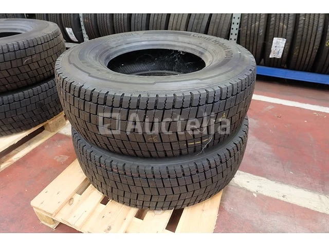 2 nieuwe banden continental 305/70 r19.5 - afbeelding 1 van  5