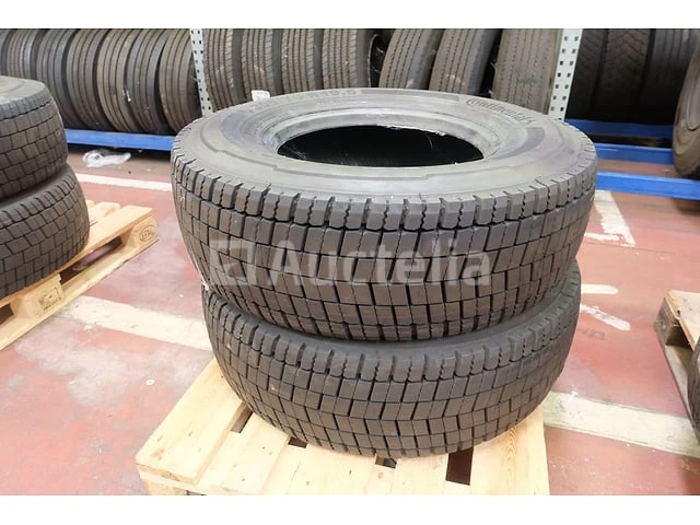 2 nieuwe banden continental 305/70 r19.5 - afbeelding 3 van  4