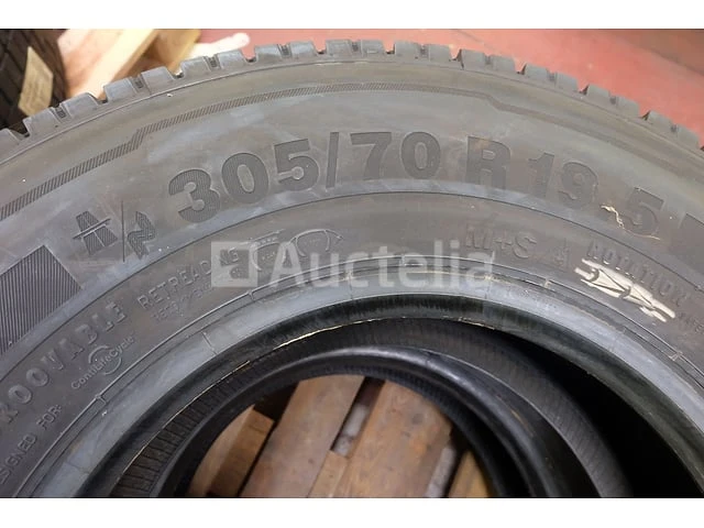 2 nieuwe banden continental 305/70 r19.5 - afbeelding 4 van  4