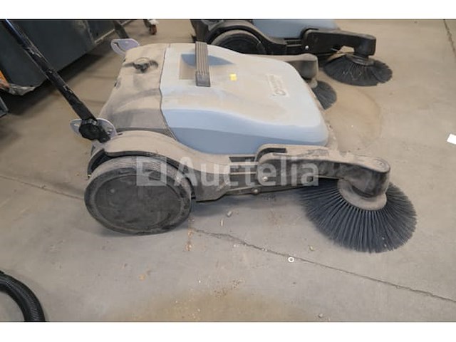 2 nilfisk sw250 handmatige vloerborstels - afbeelding 2 van  11