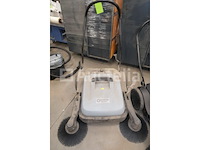 2 nilfisk sw250 handmatige vloerborstels - afbeelding 1 van  11