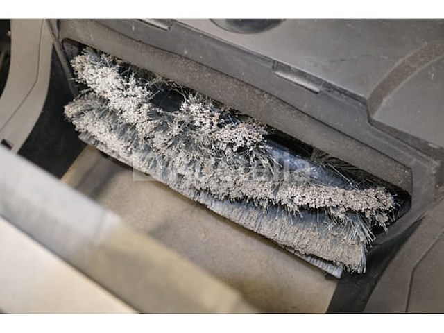 2 nilfisk sw250 handmatige vloerborstels - afbeelding 9 van  11